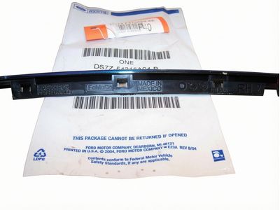 DS7Z-54215A04-B Ford Cap Product Photo 3 of 4