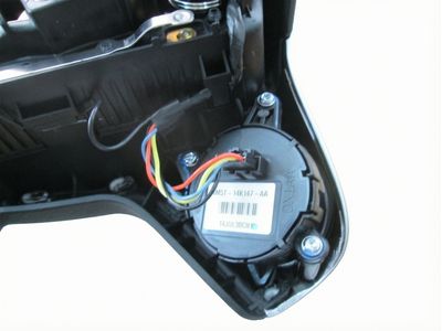 Ford EM5Z-58043B13-BA