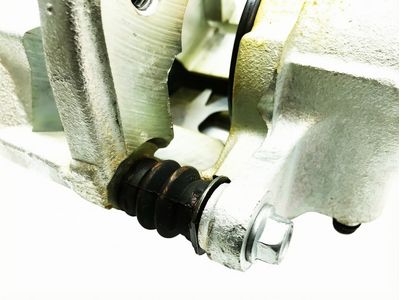 Ford 4F1Z-2B120-BA