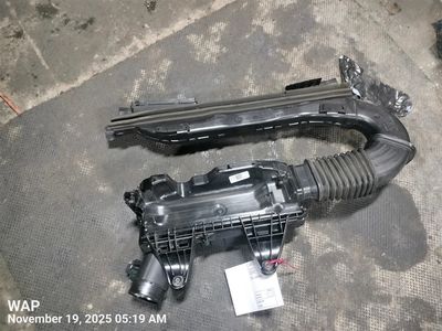 Ford PZ1Z-9600-A Air Cleaner Assembly PZ1Z-9600-A Ford Air Cleaner Assembly Product Photo 1 of 2